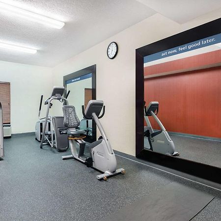 Rome Inn And Suites Bagian luar foto