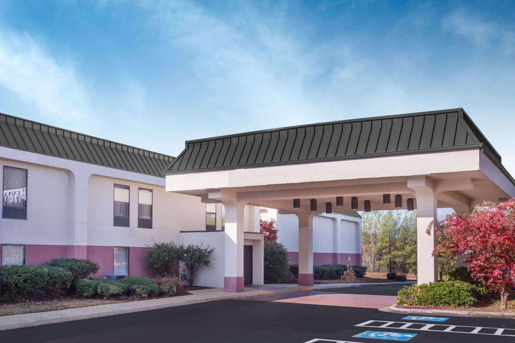 Rome Inn And Suites Bagian luar foto
